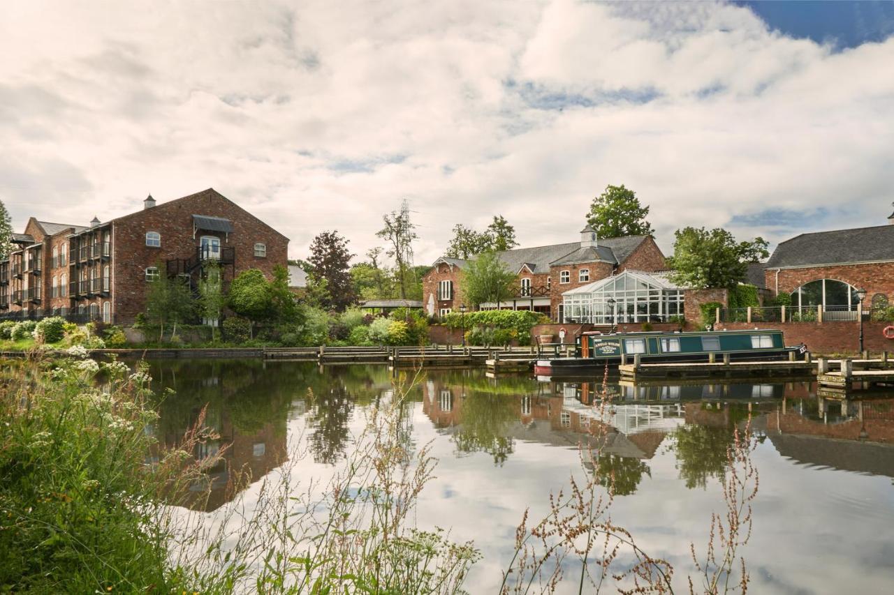 Lion Quays Resort Chirk Exterior foto